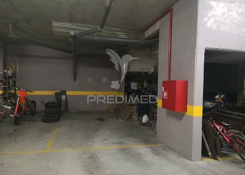 Parking with 17sqm Sines - easy access, automatic gate