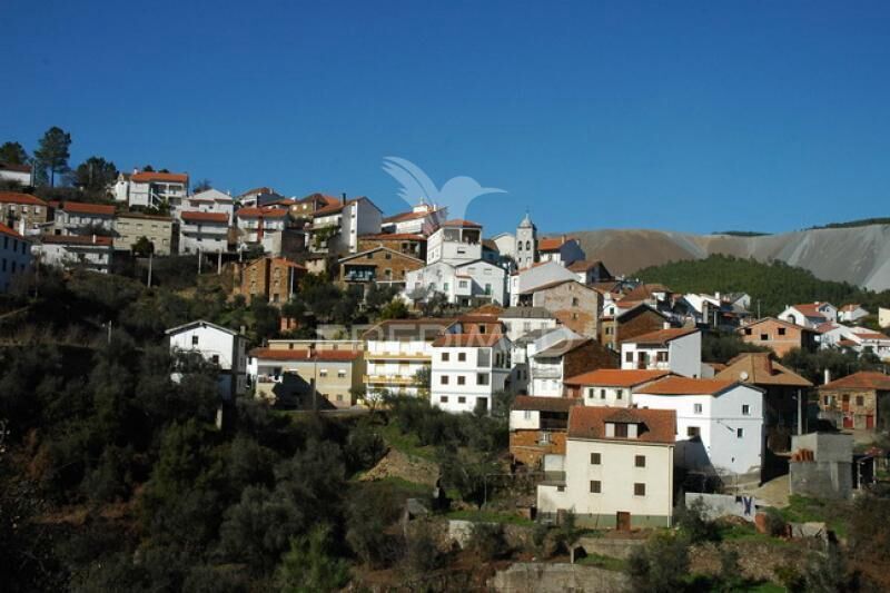 жилой дом современная в ряд V9 Aldeia de São Francisco de Assis Covilhã