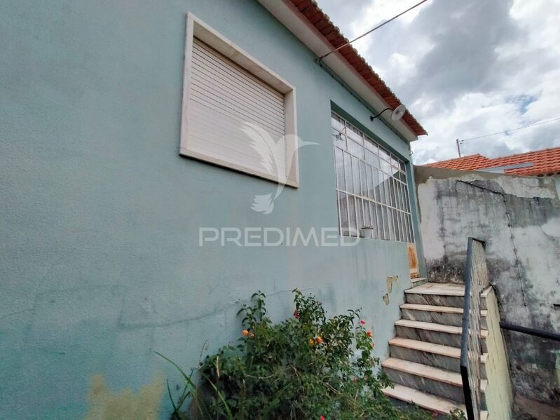 House well located 2 bedrooms Alcanede Santarém - very quiet area