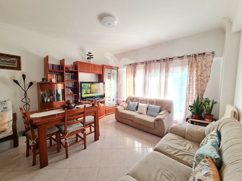 Apartment T2 Encosta do Sol Amadora - attic, gardens, 1st floor, 2nd floor, fireplace, lots of natural light, store room