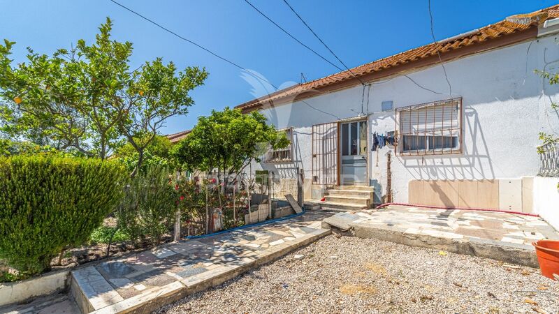 House V2 Barreiro - garage, equipped, backyard, barbecue