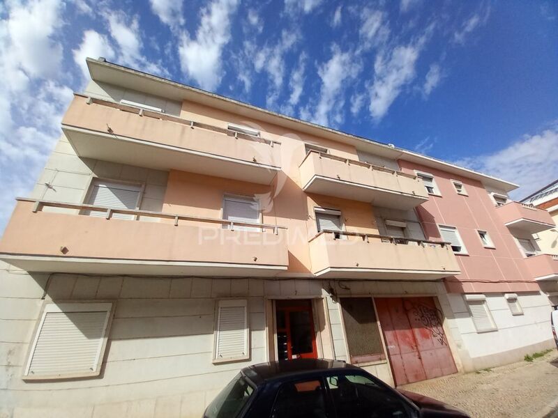 Apartment Refurbished in a central area T2 Venteira Amadora - ground-floor