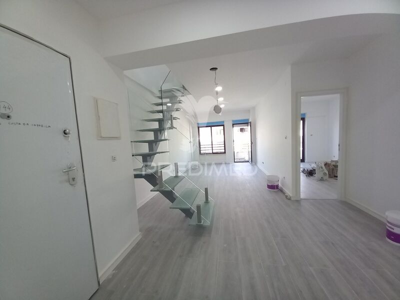 Apartamento T3 Renovado Almada - varanda, bbq, garagem