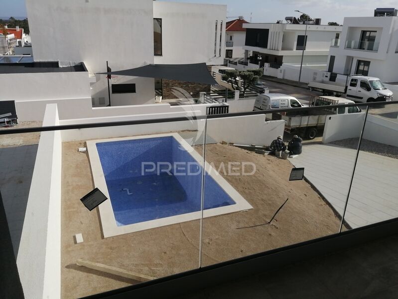 House neues V4 Corroios Seixal - garage, swimming pool