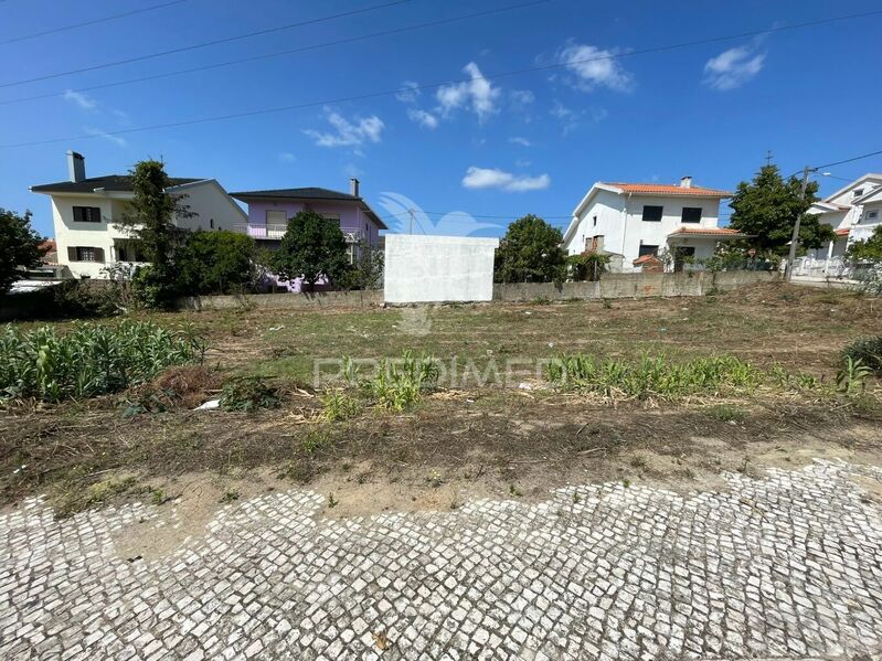 Terreno com 280m2 Almada - água, painéis solares