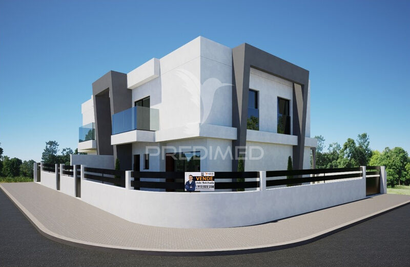 House 4 bedrooms Semidetached under construction Fernão Ferro Seixal - quiet area, double glazing, barbecue, air conditioning, solar panels, equipped kitchen