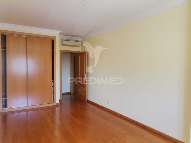 Apartment 3 bedrooms new Tomar - double glazing, barbecue, garage, air conditioning, kitchen, equipped