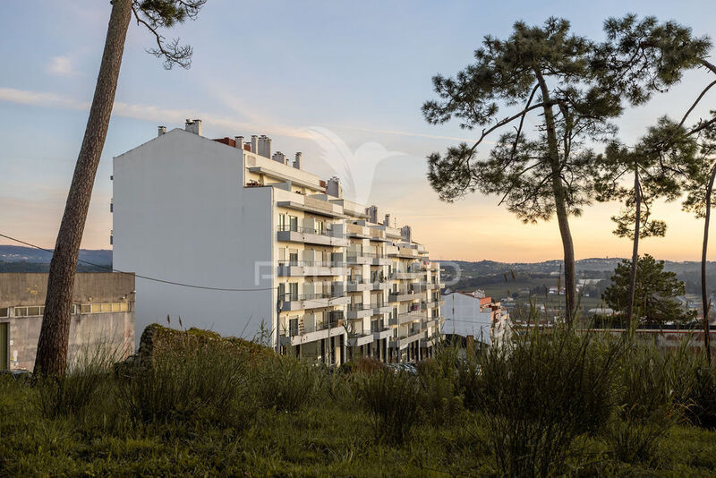 Apartamento Duplex em bom estado T4 Alcobaça - terraço, garagem, equipado