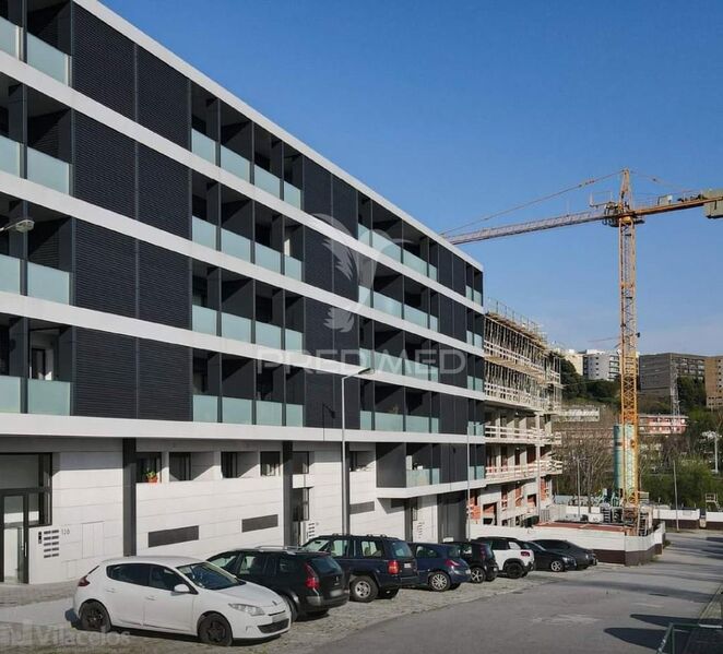 Apartamento T2 Azurém Guimarães - ar condicionado, isolamento térmico, garagem, isolamento acústico, varandas