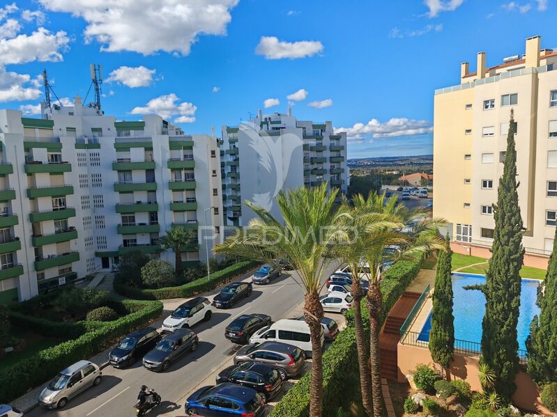 Apartment T3 Portimão - lots of natural light, garage, balconies, swimming pool, balcony