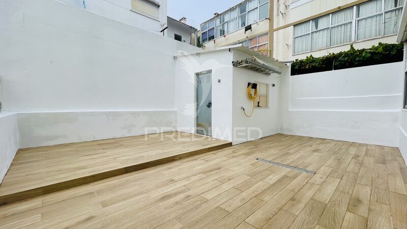 Apartamento T2 Renovado Amora Seixal