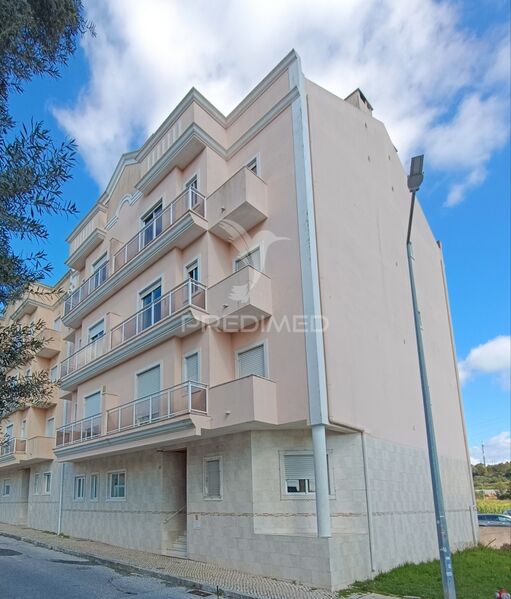 Apartment in the center 2 bedrooms Vialonga Vila Franca de Xira - balcony, very quiet area, fireplace, store room, 3rd floor, double glazing, balconies, parking lot