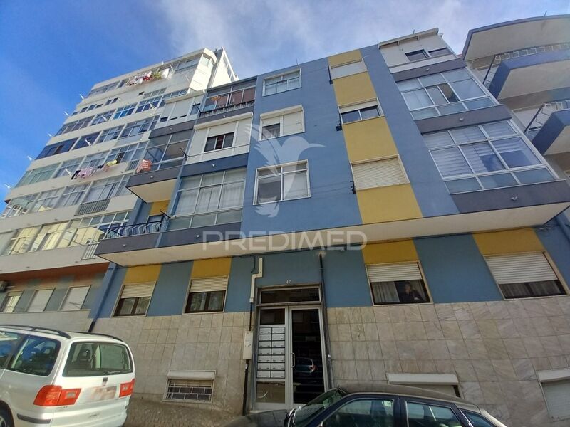 Apartamento T2 Amora Seixal - 2º andar, varanda, piscina