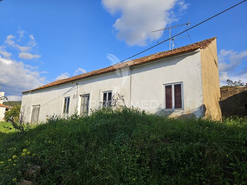 House Isolated in the field V3 Ferreira do Zêzere