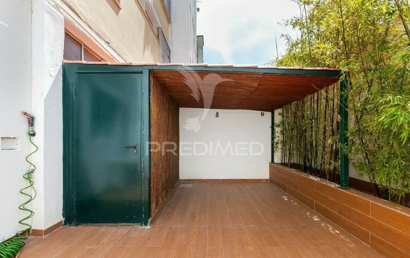 апартаменты с ремонтом T2 Estrela Lisboa - система кондиционирования, сад, терраса, двойные стекла, подсобное помещение, r/c
