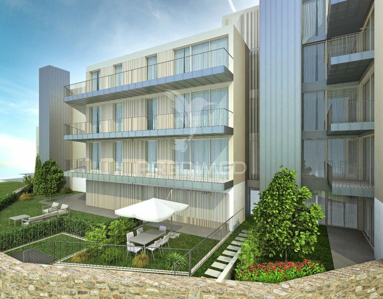 апартаменты в центре T2 Porto - терраса, сад, звукоизоляция, бассейн, веранда, гаражное место, система кондиционирования, веранды, гараж, тенис