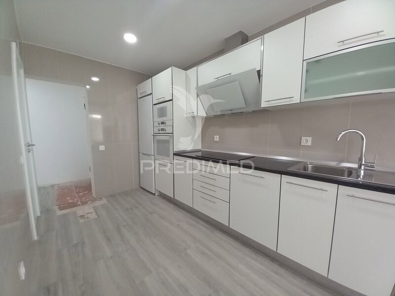 Apartamento T2 em bom estado Ericeira Mafra - bbq, r/c