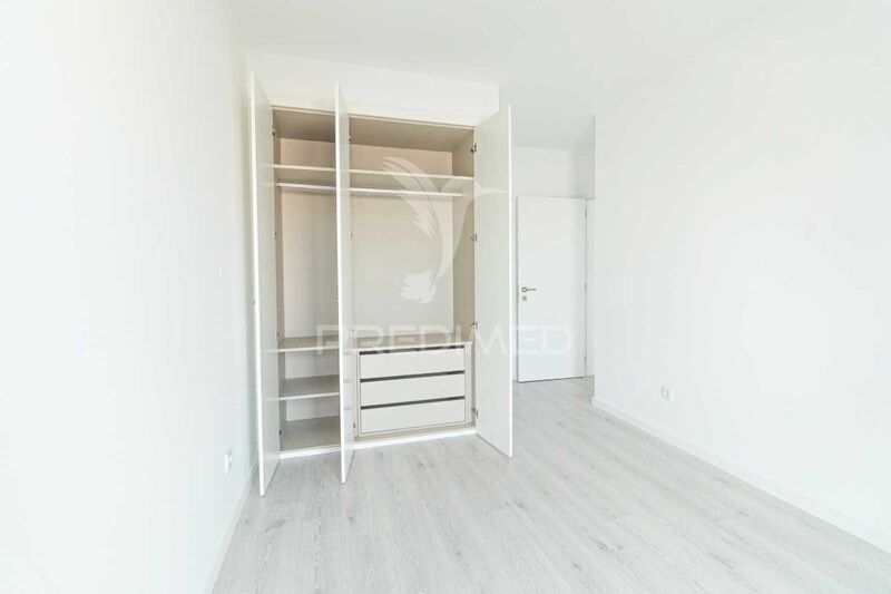 Apartamento T2 Moderno Corroios Seixal - varanda