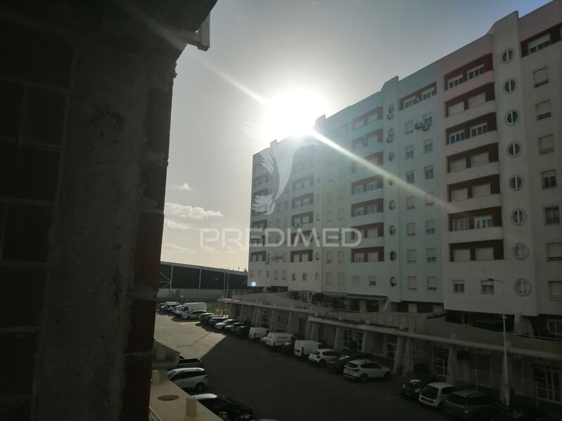 Apartment T2 Modern Corroios Seixal - balcony