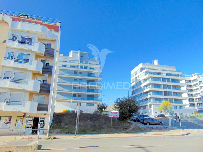 Land with 1094.90sqm Venteira Amadora