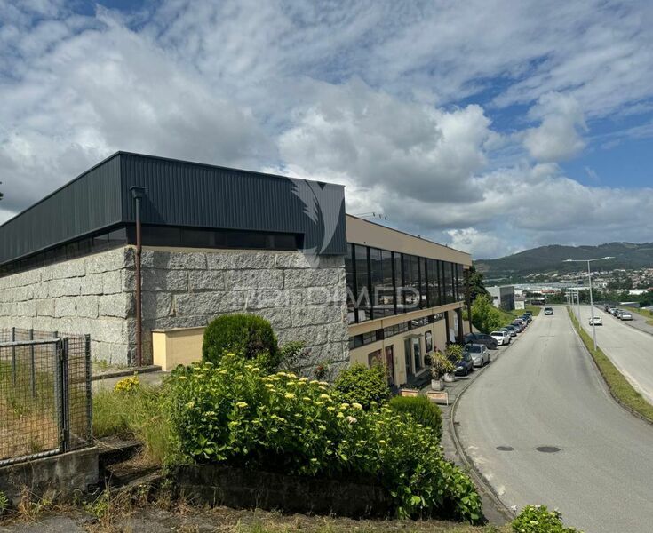 Warehouse Industrial with 662sqm Ponte Guimarães