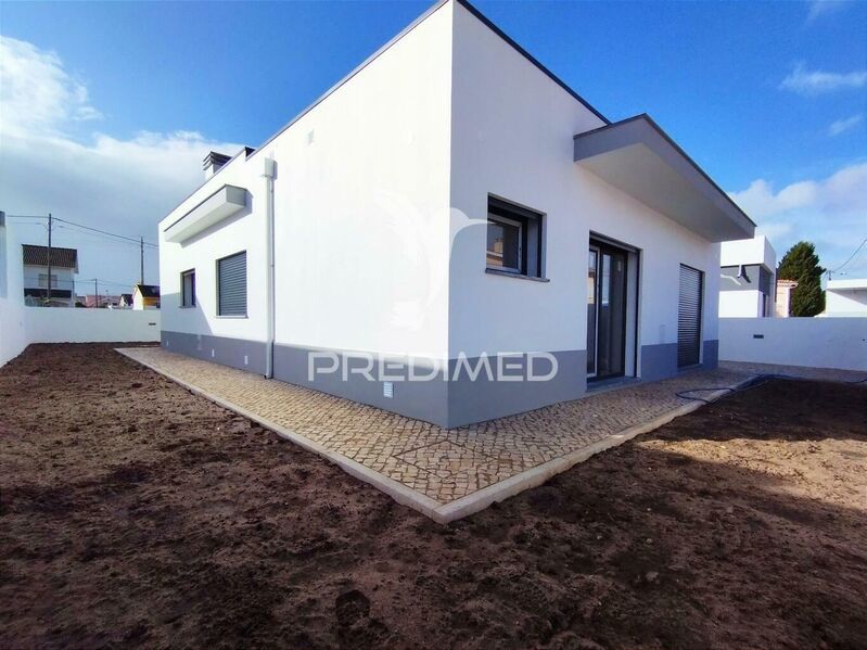 House 3 bedrooms Isolated Fernão Ferro Seixal - alarm, fireplace, double glazing, garage, barbecue, heat insulation, solar panels, air conditioning