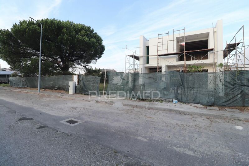 House V3 nouvelle Loureira Vila Verde - automatic gate, garage, equipped kitchen, air conditioning, balcony, balconies