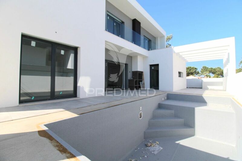 House V4 nieuw Almada - barbecue, swimming pool, balcony, plenty of natural light, fireplace