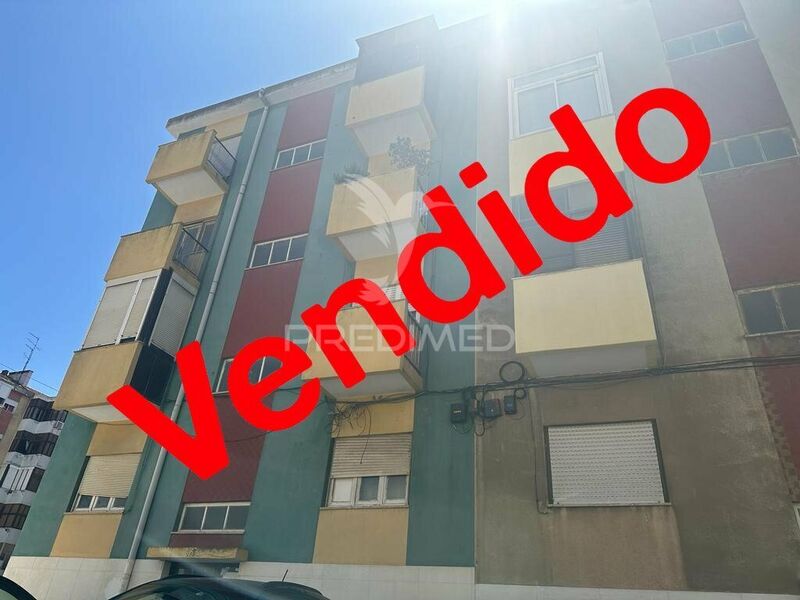 Apartment well located 1 bedrooms Alto do Seixalinho Barreiro