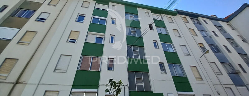 Apartment T2 Refurbished Castanheira do Ribatejo Vila Franca de Xira - balcony, double glazing, great location, 3rd floor