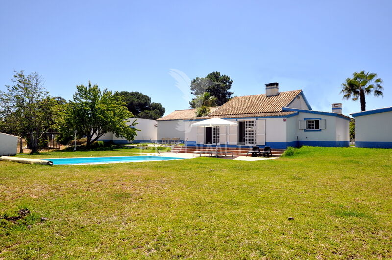 Farm with house 4 bedrooms Setúbal - equipped, garden, garage, tiled stove, water hole, swimming pool, electricity