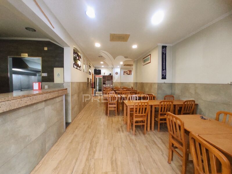 Restaurant Equipped well located Mina de Água Amadora - store room,