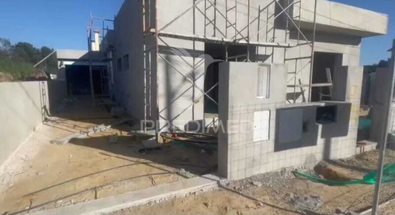 Casa nova em construção V3 Fernão Ferro Seixal - piscina, vidros duplos, lugar de garagem, ar condicionado, bbq