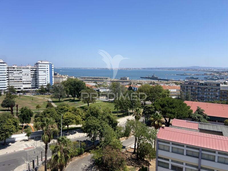 Apartment 3 bedrooms Almada