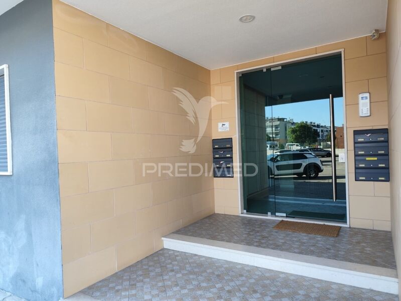 Apartment T3 Duplex excellent condition Fernão Ferro Seixal - equipped, thermal insulation, store room, barbecue, air conditioning, double glazing, parking lot, balcony, terrace