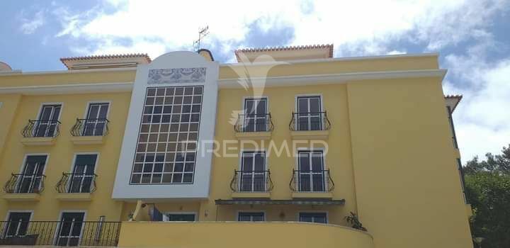 Apartment in the center 4 bedrooms Santa Maria e São Miguel Sintra - terrace, parking lot, central heating, boiler