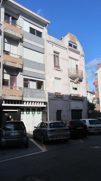 Building in good condition Porto - great location