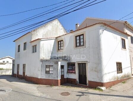 Moradia V4 Remodelada Alcanede Santarém - terraço, zona calma, garagem