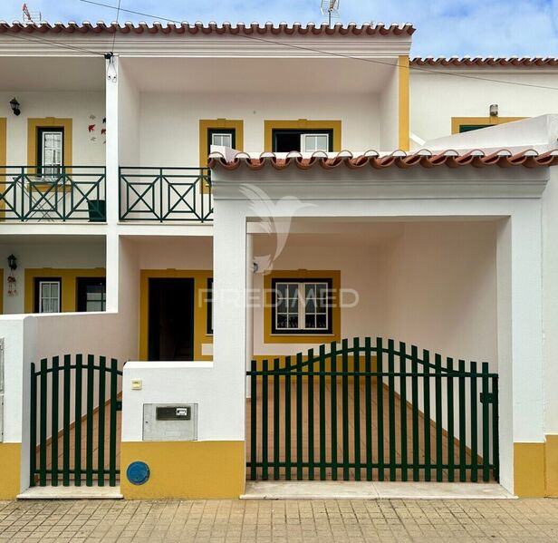 House Semidetached excellent condition V3 Vila Nova de Milfontes Odemira - backyard, balcony, store room, fireplace, barbecue