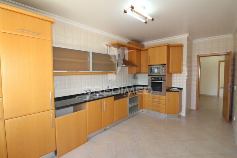Apartment T3 Montijo - air conditioning, fireplace, balcony, parking lot, store room
