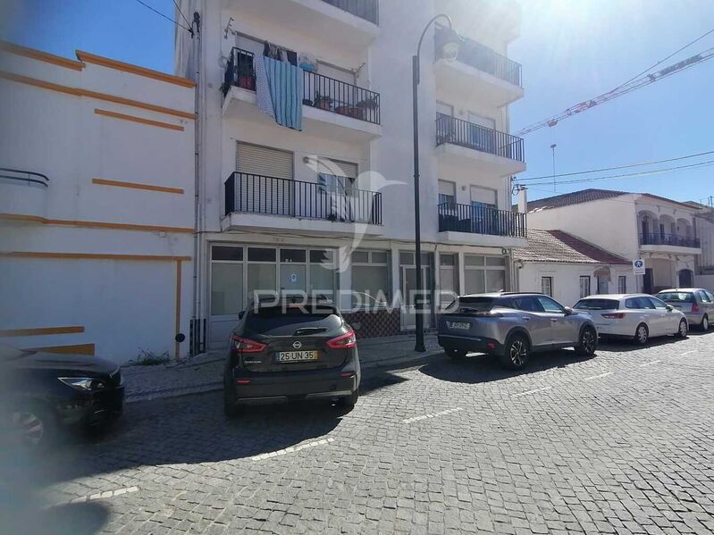 Apartamento T2 no centro Almeirim - arrecadação, sótão, marquise