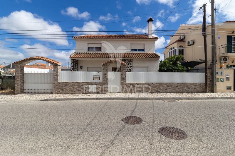 House V5 well located Quinta do Conde Sesimbra - garage, barbecue, attic, swimming pool