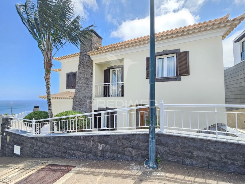 House V3 Caniçal Machico - equipped kitchen, balcony, garage