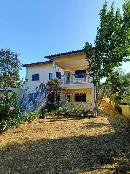 House V3 Urqueira Ourém - barbecue, quiet area, central heating, attic, automatic irrigation system