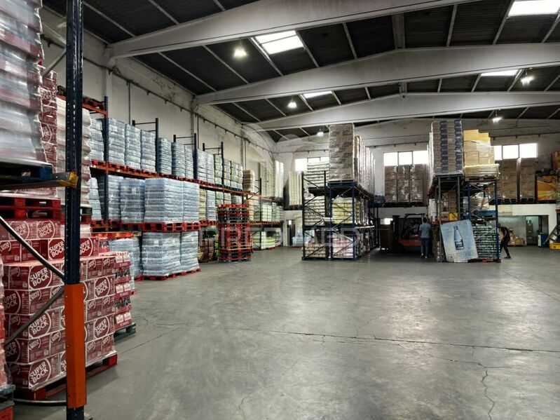 Warehouse with 1170sqm Sintra - ,