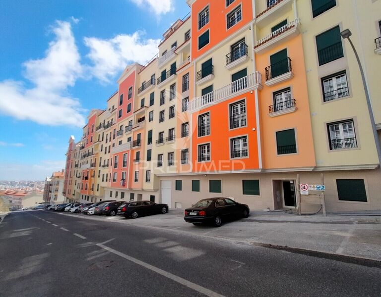 Apartment neue in the center T3 Águas Livres Amadora - solar panels, 4th floor, store room, boiler, air conditioning, green areas, double glazing