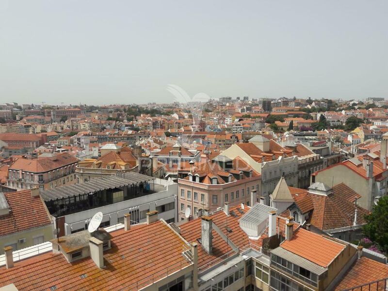 Apartamento T1 São Vicente de Fora Lisboa - arrecadação, terraço, cozinha equipada