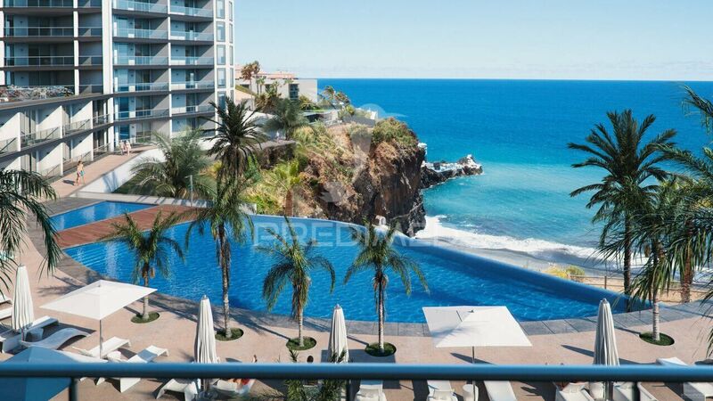 Apartamento T2 de luxo São Martinho Funchal - parqueamento, jardim, condomínio fechado, vista mar, arrecadação, piscina
