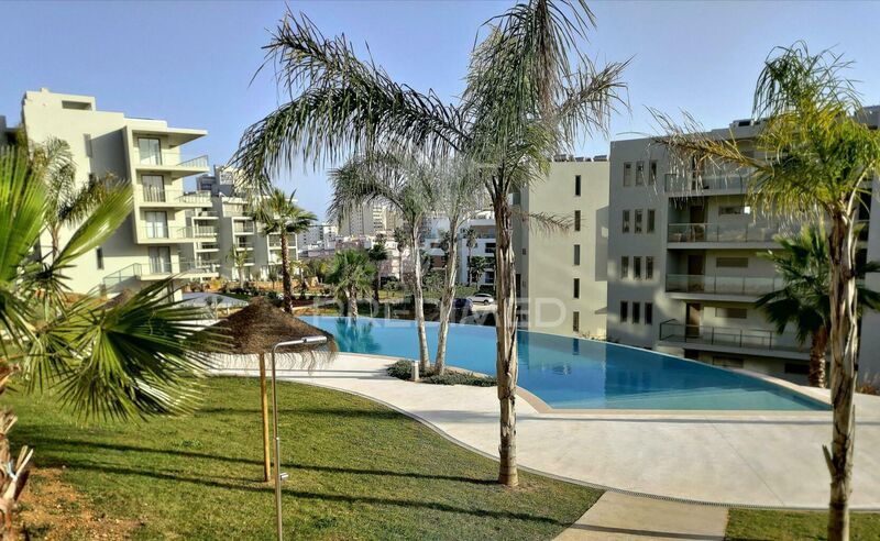 Apartamento novo T2 Portimão - piscina, condomínio fechado, jardim