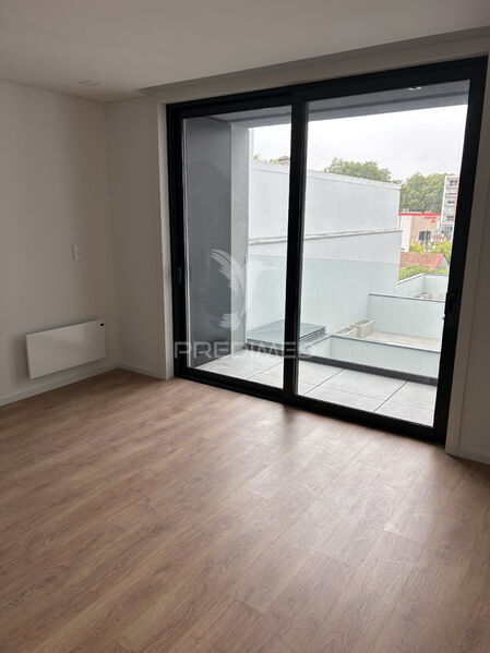 Apartamento T1 novo Paranhos Porto - cozinha equipada, lugar de garagem, varanda